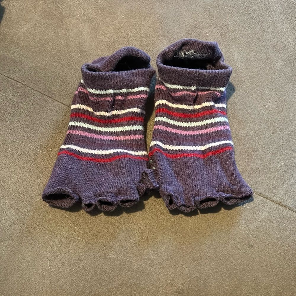 Toesox Striped Athletic Toe Socks - Purple